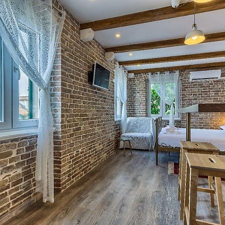 Charming Studio Apartment Split Exterior photo