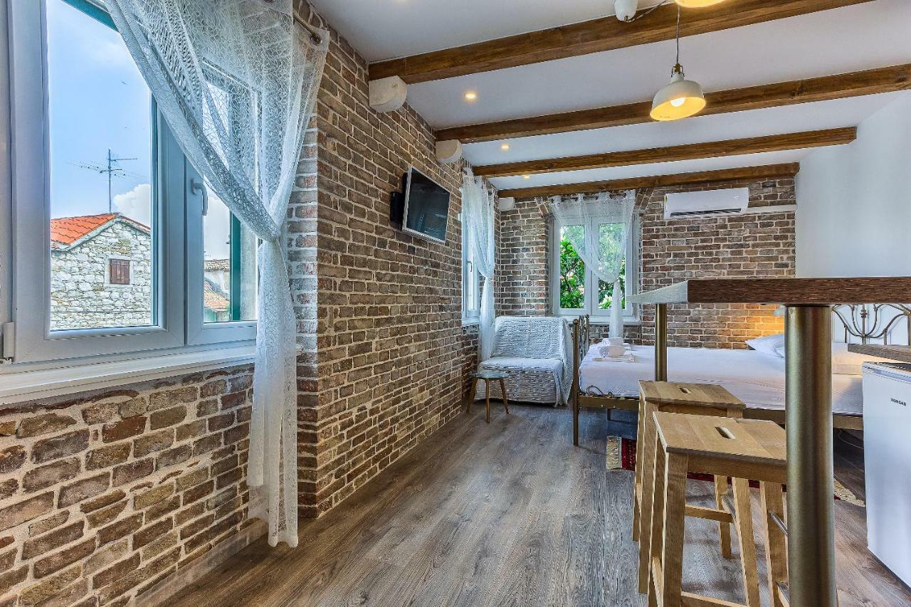Charming Studio Apartment Split Exterior photo