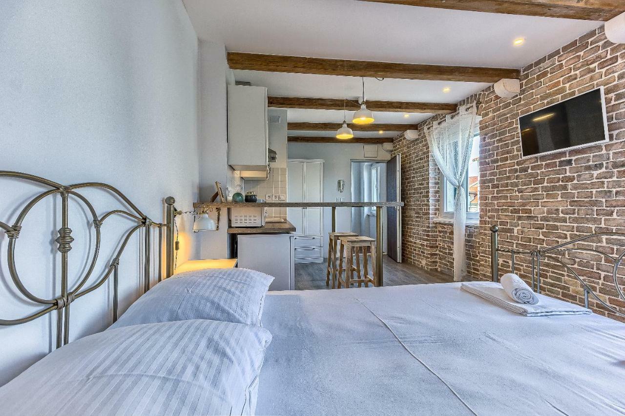 Charming Studio Apartment Split Exterior photo