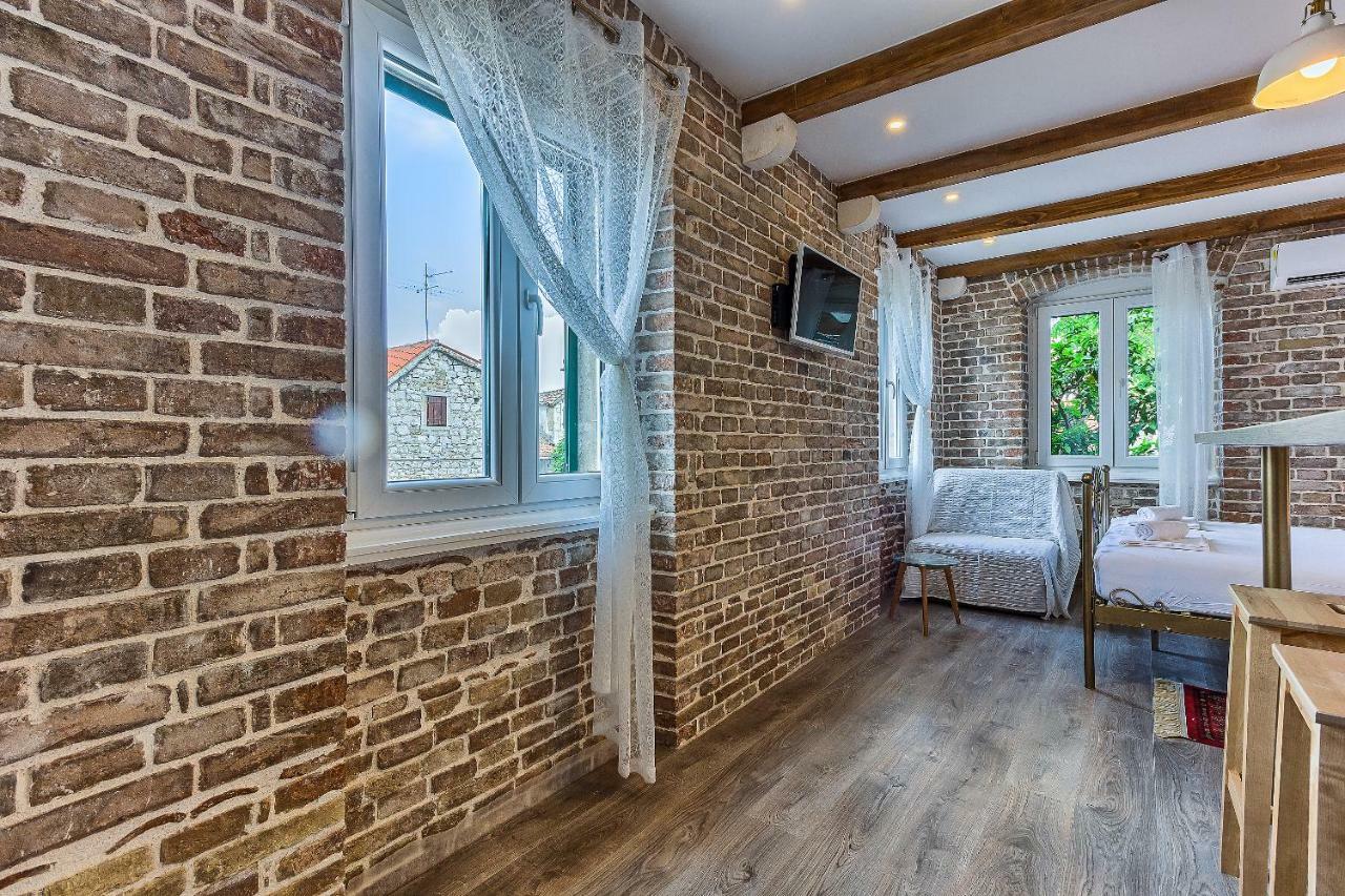 Charming Studio Apartment Split Exterior photo