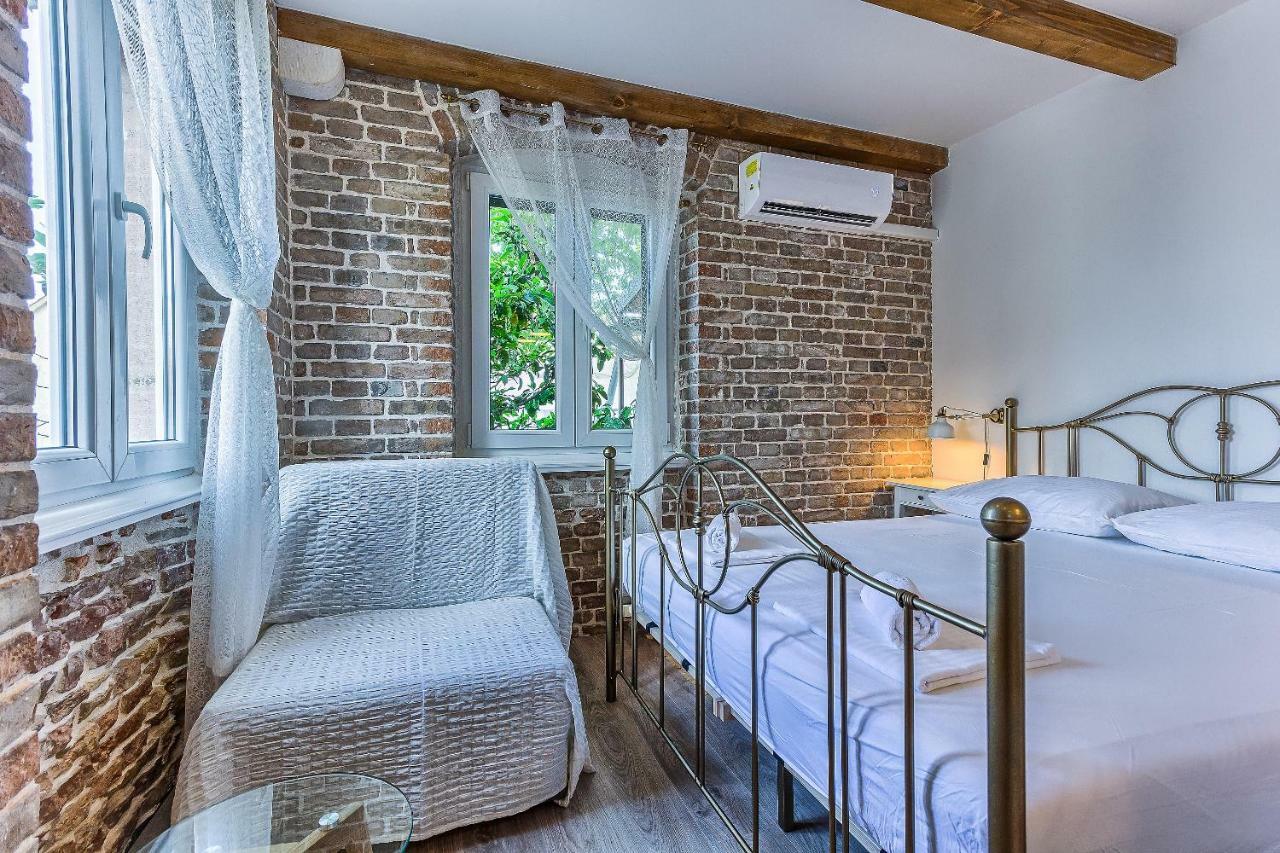 Charming Studio Apartment Split Exterior photo