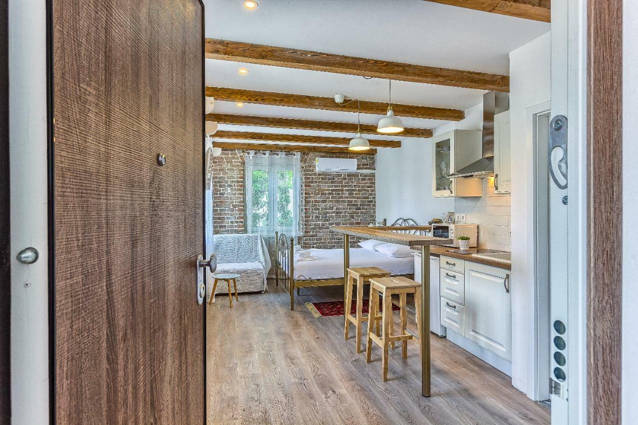 Charming Studio Apartment Split Exterior photo